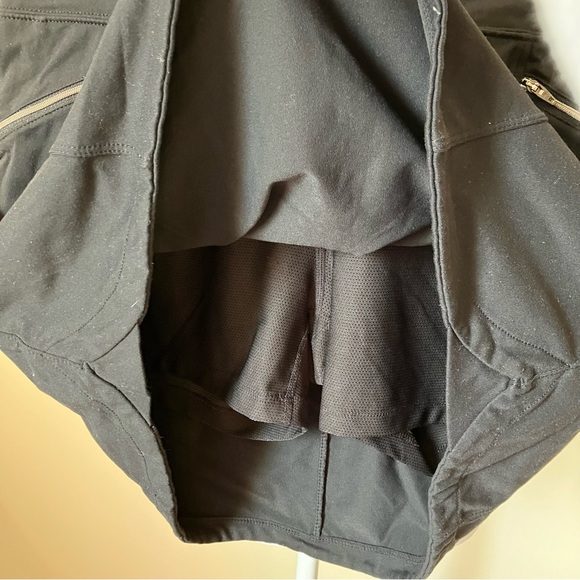 Athleta Black Metro Downtown Athletic Skirt Skort
Size Large - Picture 3 of 7